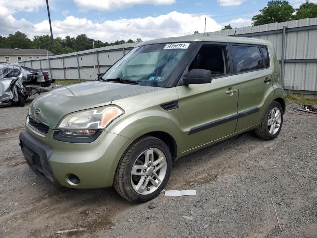 2011 KIA Soul +