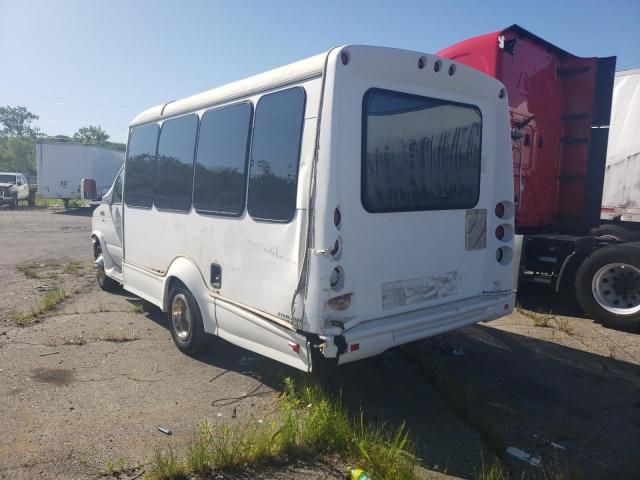 2010 Ford Econoline E350 Super Duty Cutaway Van