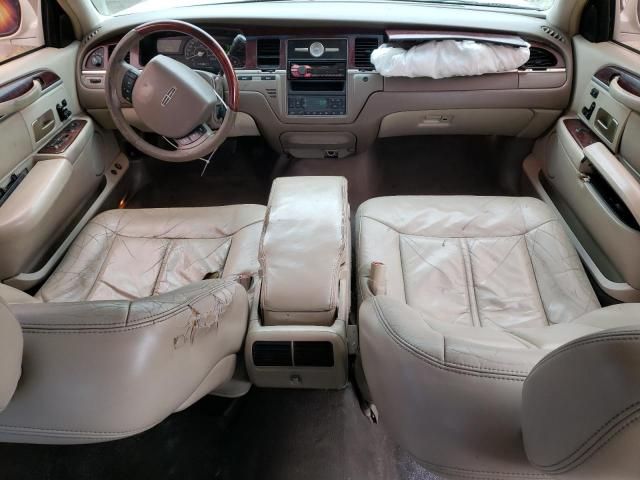 2005 Lincoln Town Car Signature Limited