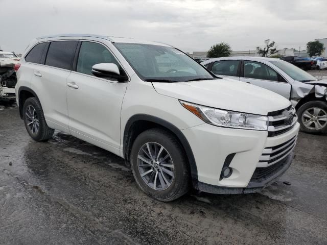 2017 Toyota Highlander SE