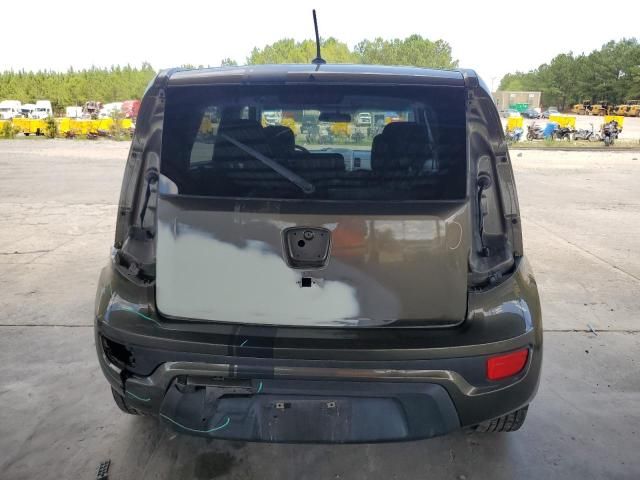 2013 KIA Soul +