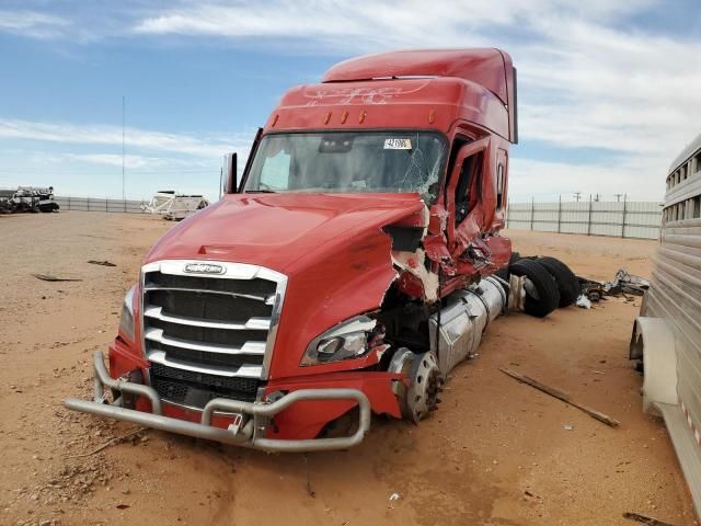 2020 Freightliner Cascadia 126