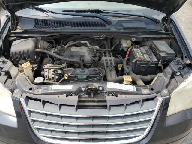 2009 Chrysler Town & Country LX