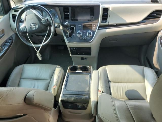 2016 Toyota Sienna XLE