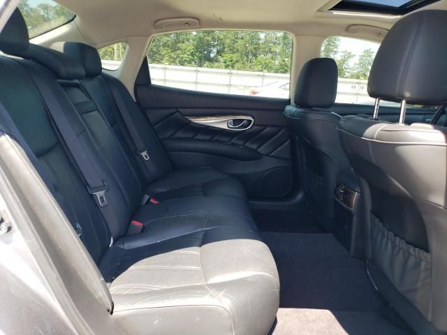 2015 Infiniti Q70 3.7