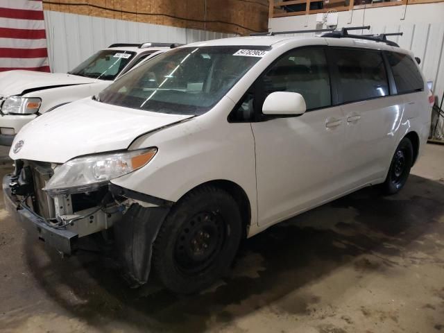 2014 Toyota Sienna LE