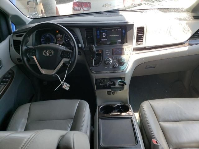 2015 Toyota Sienna XLE