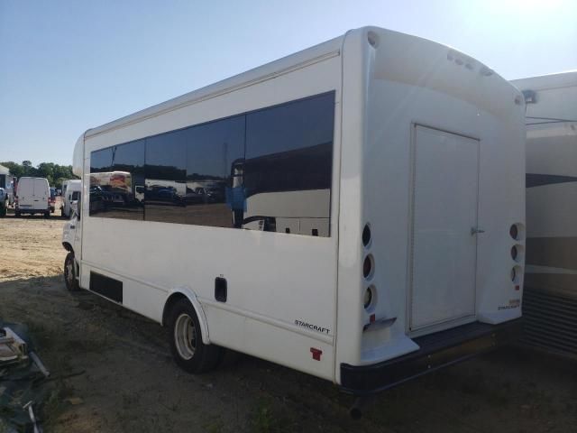 2017 Ford Econoline E450 Super Duty Cutaway Van