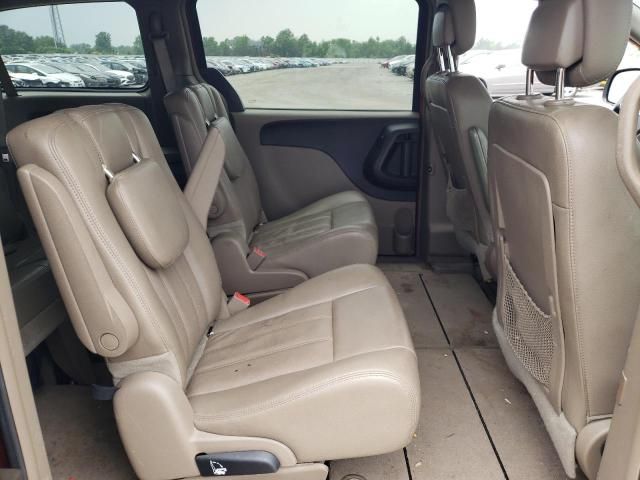 2012 Chrysler Town & Country Touring