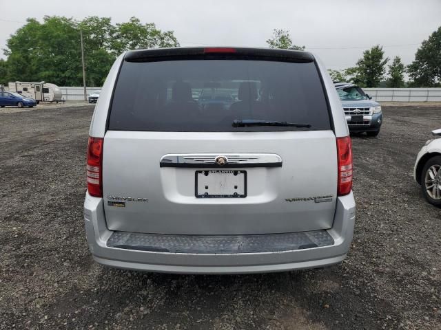 2010 Chrysler Town & Country LX