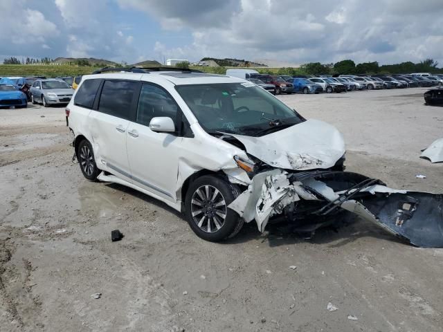 2018 Toyota Sienna XLE