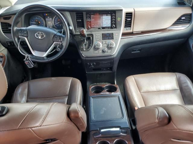 2018 Toyota Sienna XLE