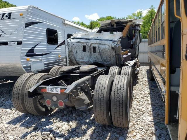 2016 Freightliner Cascadia 125