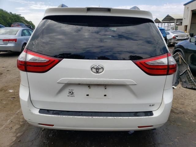 2018 Toyota Sienna LE