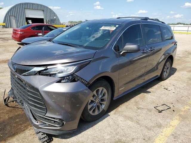 2021 Toyota Sienna LE