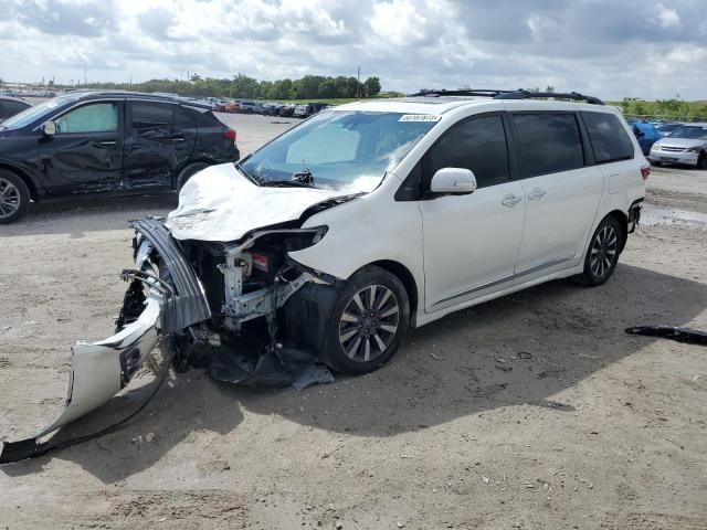 2018 Toyota Sienna XLE