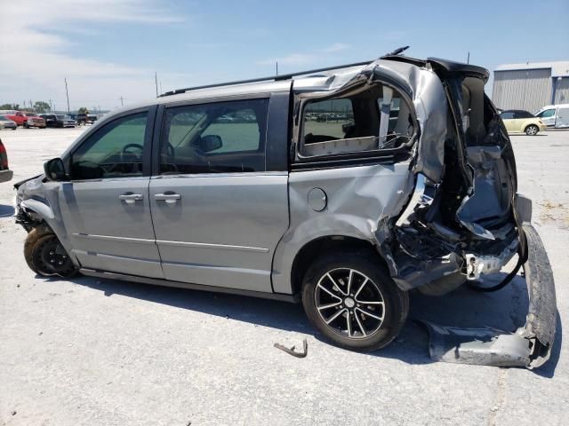 2010 Chrysler Town & Country LX