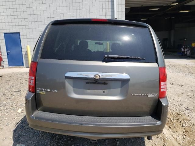 2010 Chrysler Town & Country LX