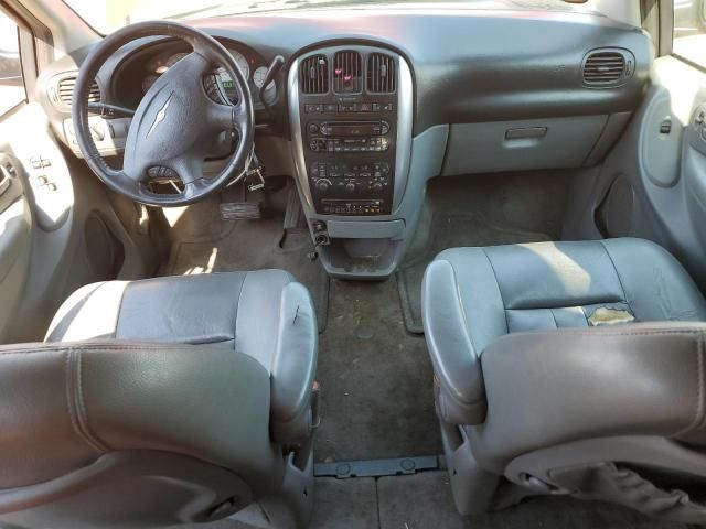 2005 Chrysler Town & Country Touring