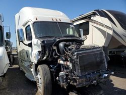 Salvage cars for sale from Copart Eugene, OR: 2016 Freightliner Cascadia 125