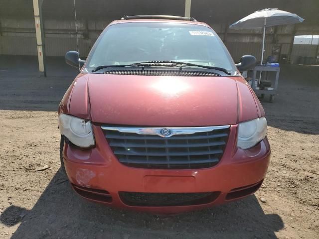 2005 Chrysler Town & Country Touring