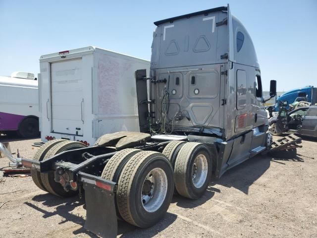 2019 Freightliner Cascadia 126