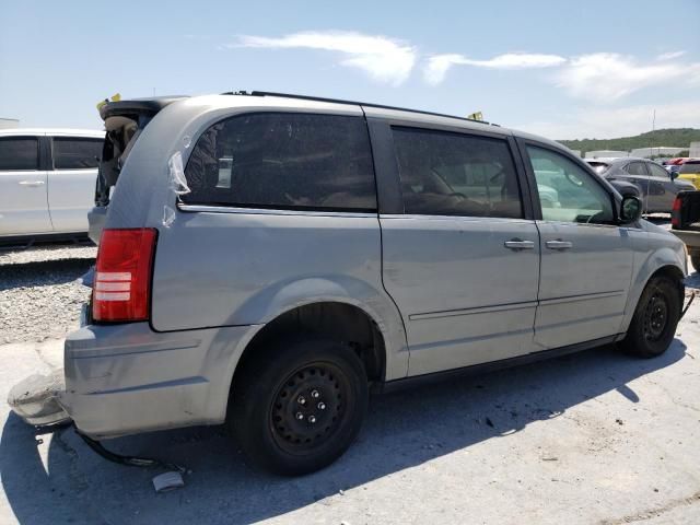 2010 Chrysler Town & Country LX