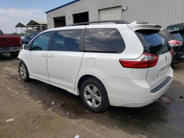 2018 Toyota Sienna LE