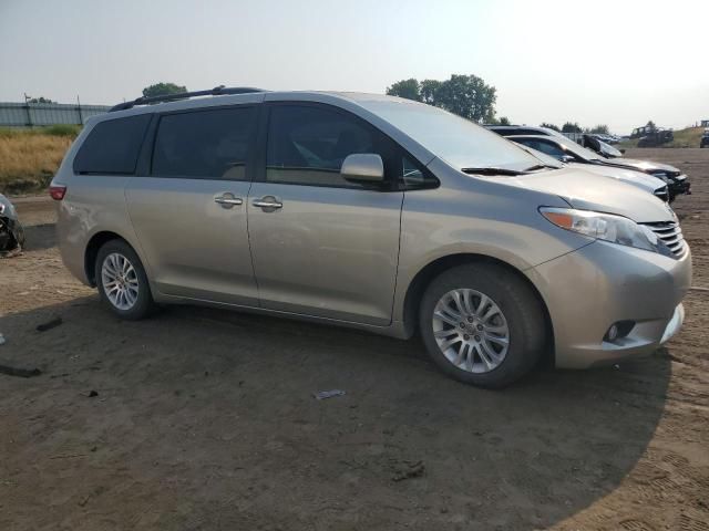 2016 Toyota Sienna XLE