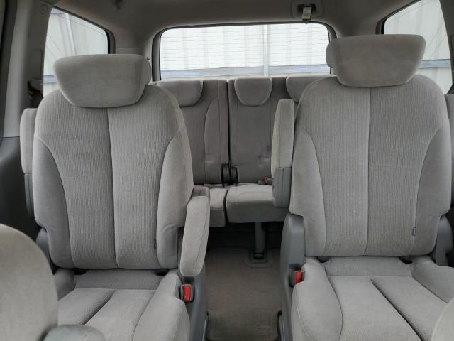 2006 KIA Sedona EX