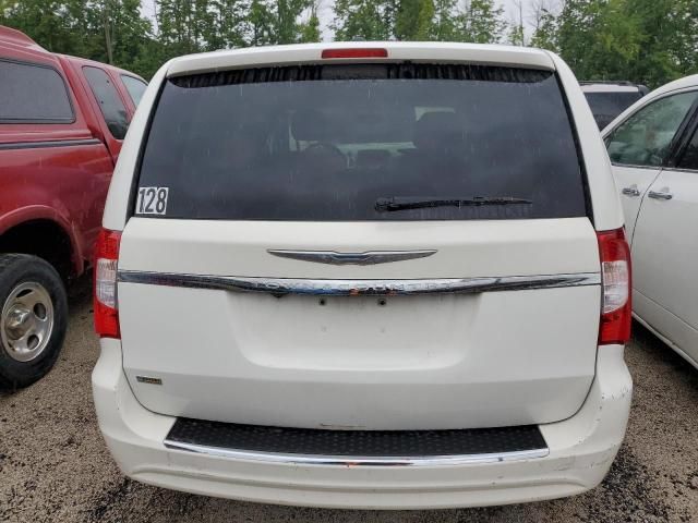 2013 Chrysler Town & Country Touring