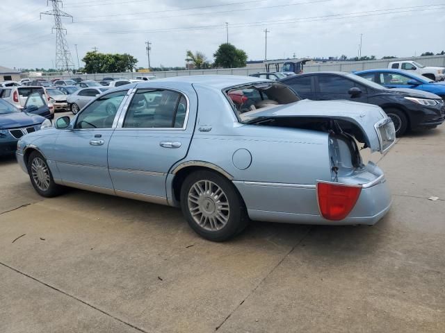 2010 Lincoln Town Car Signature Limited