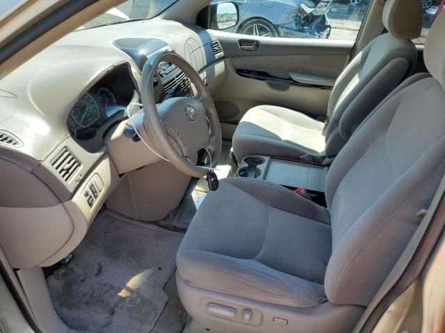 2005 Toyota Sienna CE