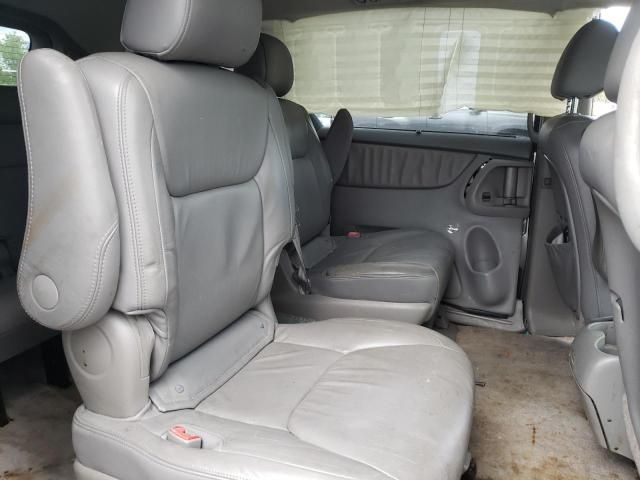 2005 Toyota Sienna XLE