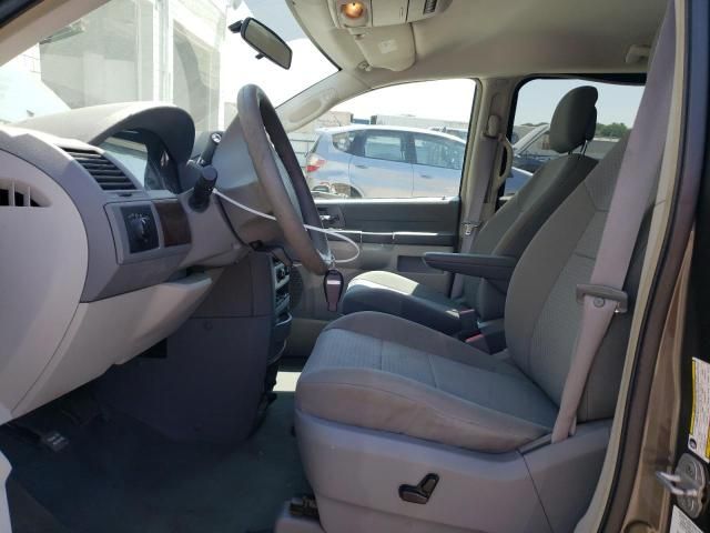 2010 Chrysler Town & Country LX