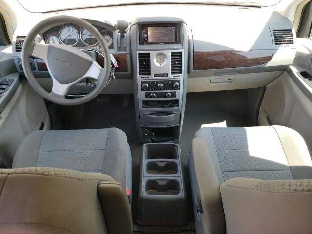 2010 Chrysler Town & Country LX