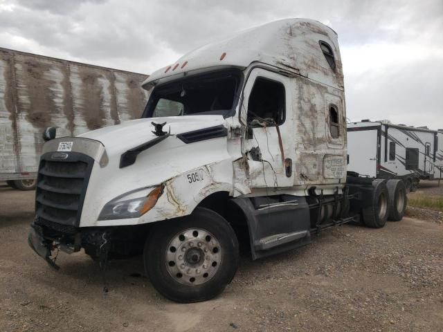 2019 Freightliner Cascadia 126