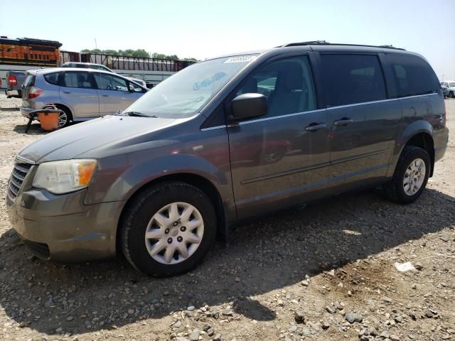 2010 Chrysler Town & Country LX