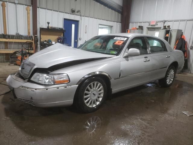 2005 Lincoln Town Car Signature