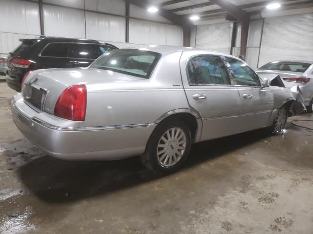 2005 Lincoln Town Car Signature