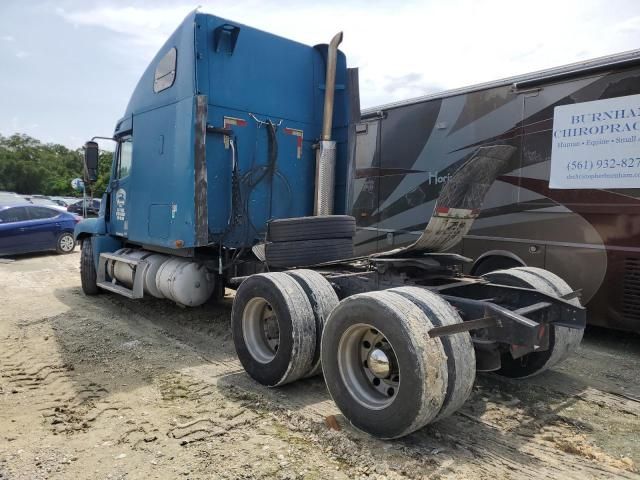 2000 Freightliner Conventional FLC120