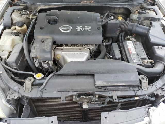 2004 Nissan Altima Base