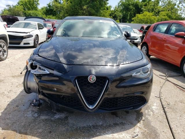 2017 Alfa Romeo Giulia Q4