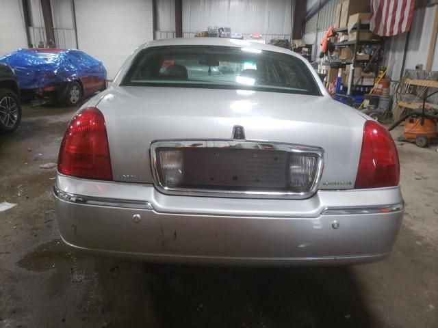 2005 Lincoln Town Car Signature