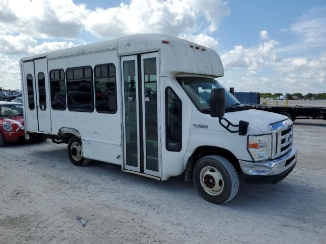 2019 Ford Econoline E350 Super Duty Cutaway Van