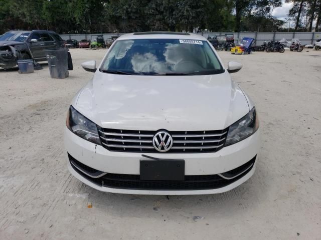 2012 Volkswagen Passat SEL