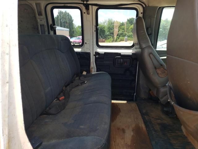 2004 Chevrolet Express G2500