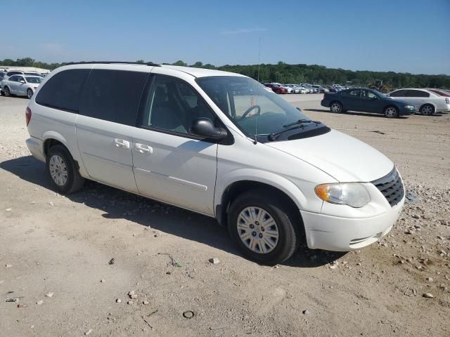 2007 Chrysler Town & Country LX