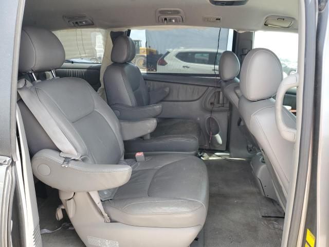 2005 Toyota Sienna XLE