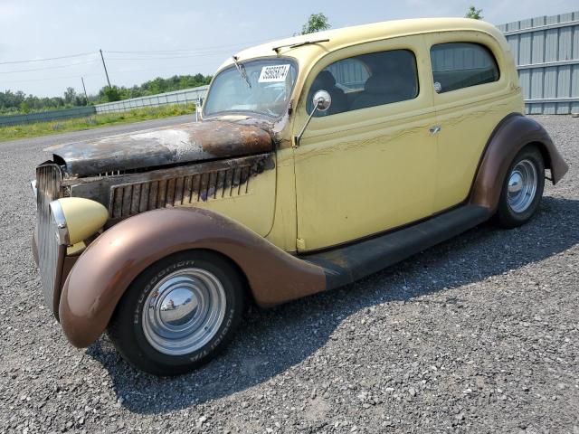 1935 Ford Tudor